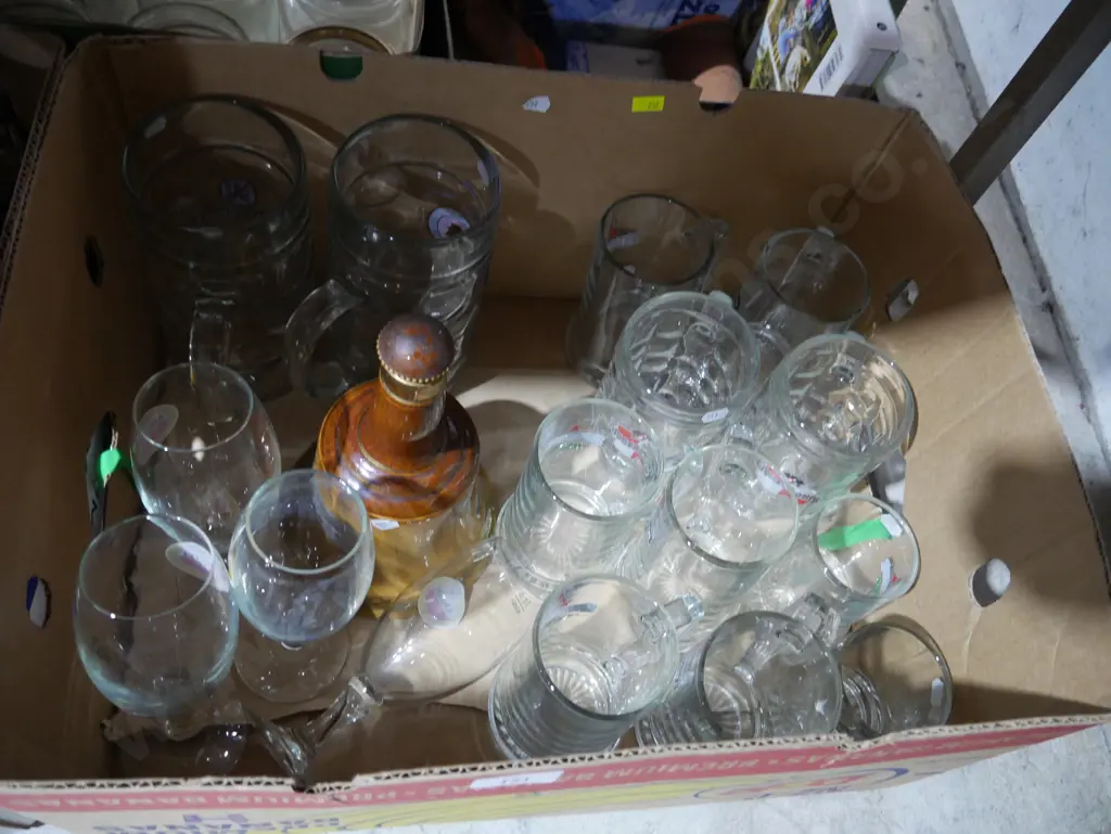 Assorted glassware Image 1++