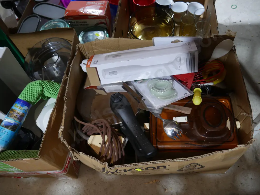 Four boxes of kitchenware etc Image 1++