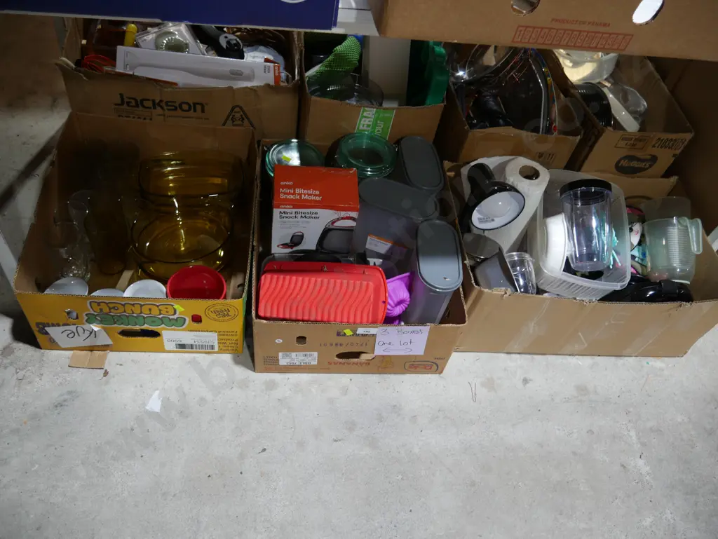 Three boxes of kitchenware etc Image 1++