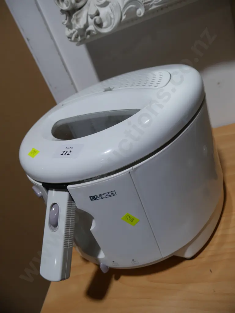 Cascade deep fryer Image 1++