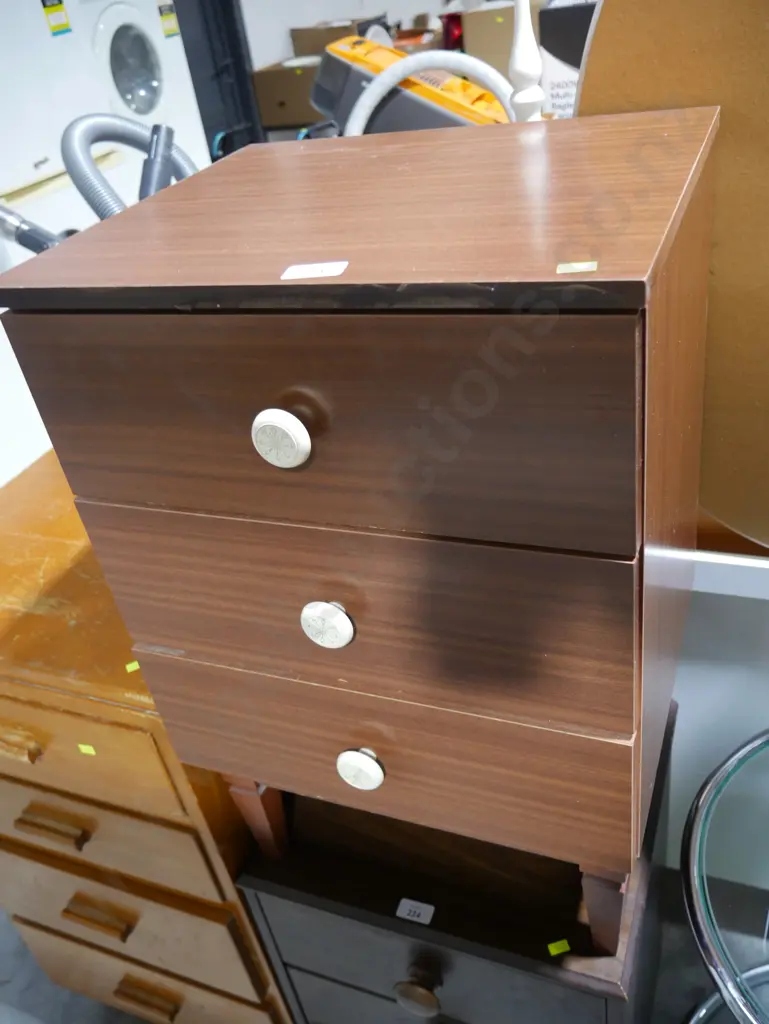 2 bedsides Image 1++