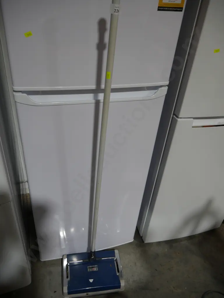 Carpet sweeper Image 1++