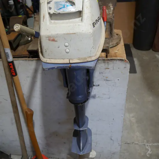 Evinrude 4 outboard motor