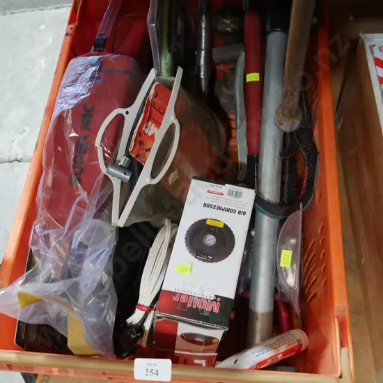 Assorted workshop sundries