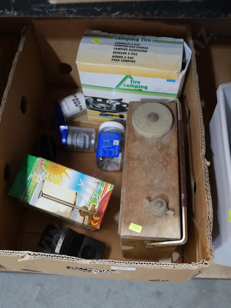 Camp cooker, lantern etc Image 1++
