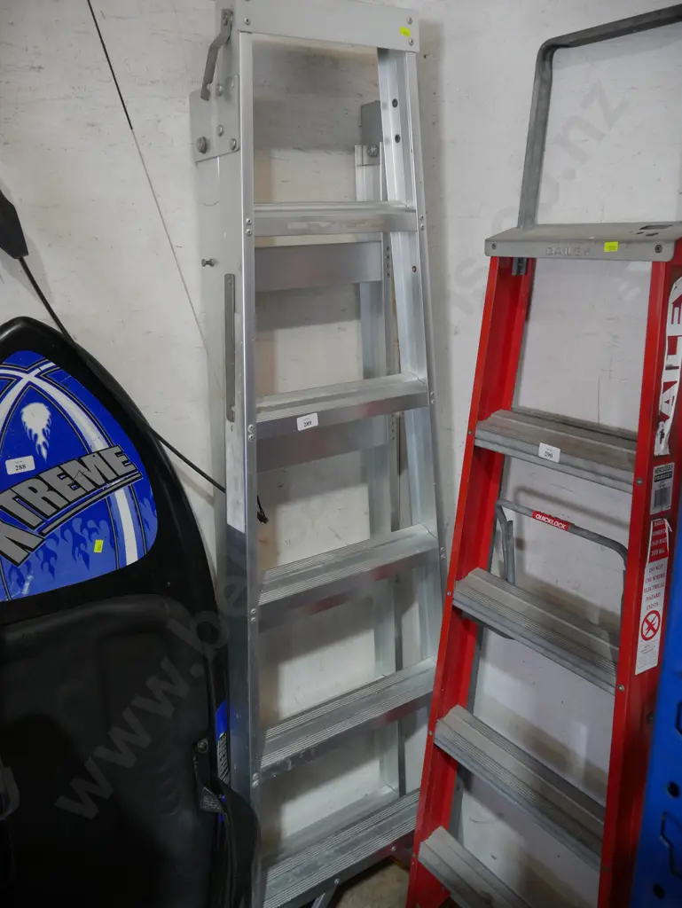 Aluminium ladder Image 1++