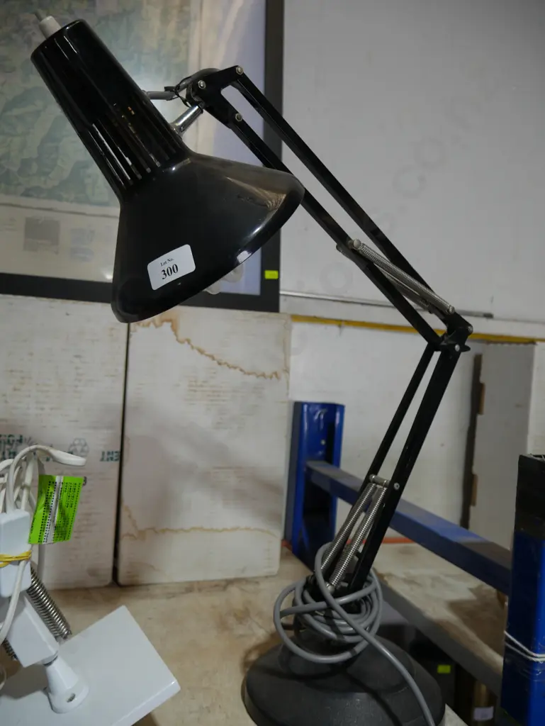 Angle poise lamp Image 1++