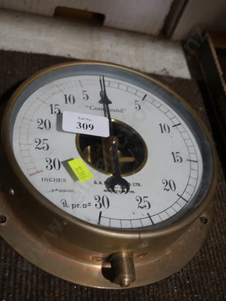 Large brass gauge Image 1++