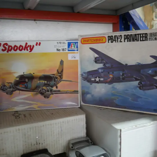 2 model planes