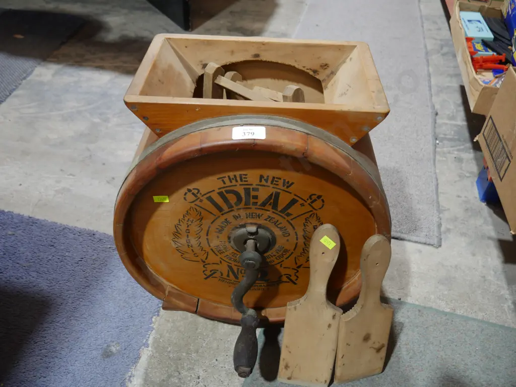 Butter churn Image 1++