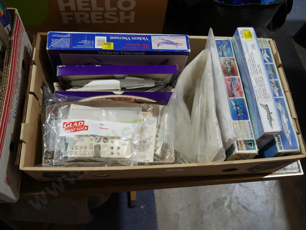 Assorted kitset models Image 1++
