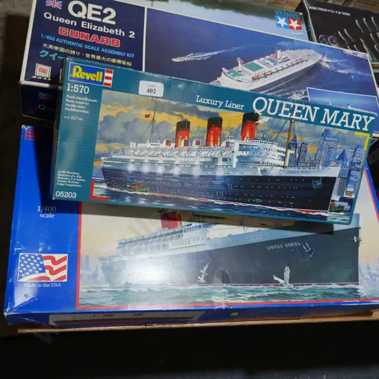 3 kitset model ships
