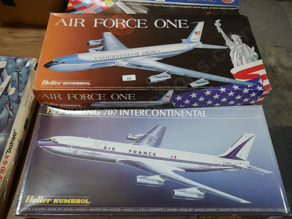 Two kitset aircraft models Image 1++
