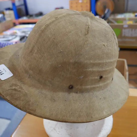 Safari hat