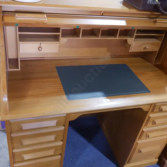 Roll top desk