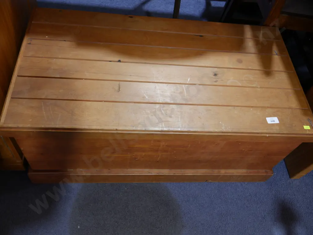 Wooden blanket box Image 1++