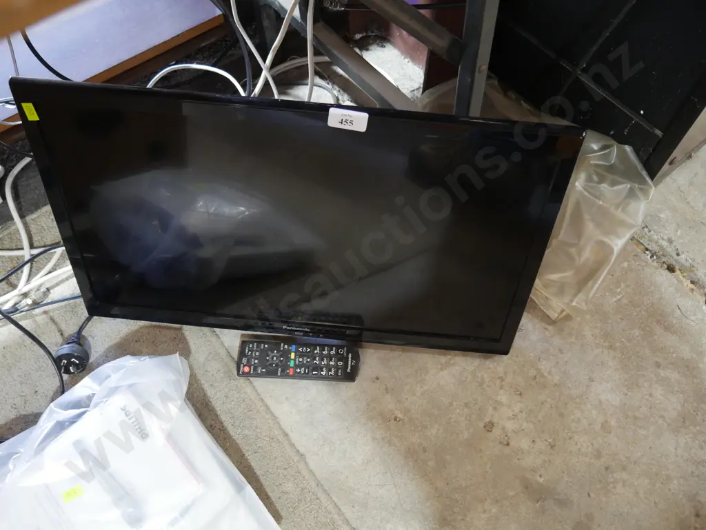 Panasonic 24 inch TV Image 1++
