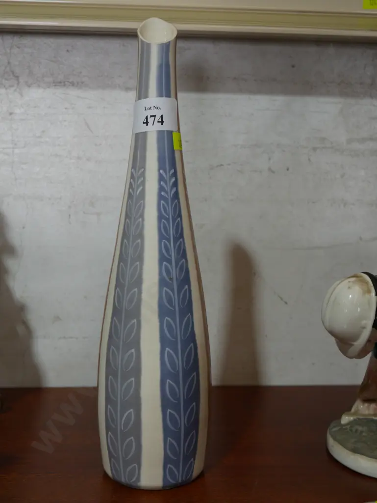 Poole vase Image 1++