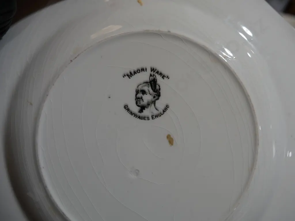 Maori Ware, Grimwades plate Image 1++