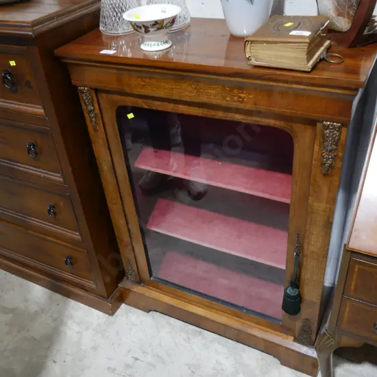 Display cabinet