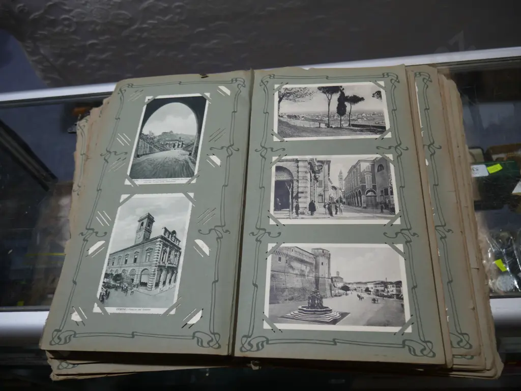 Vintage postcard album Image 1++
