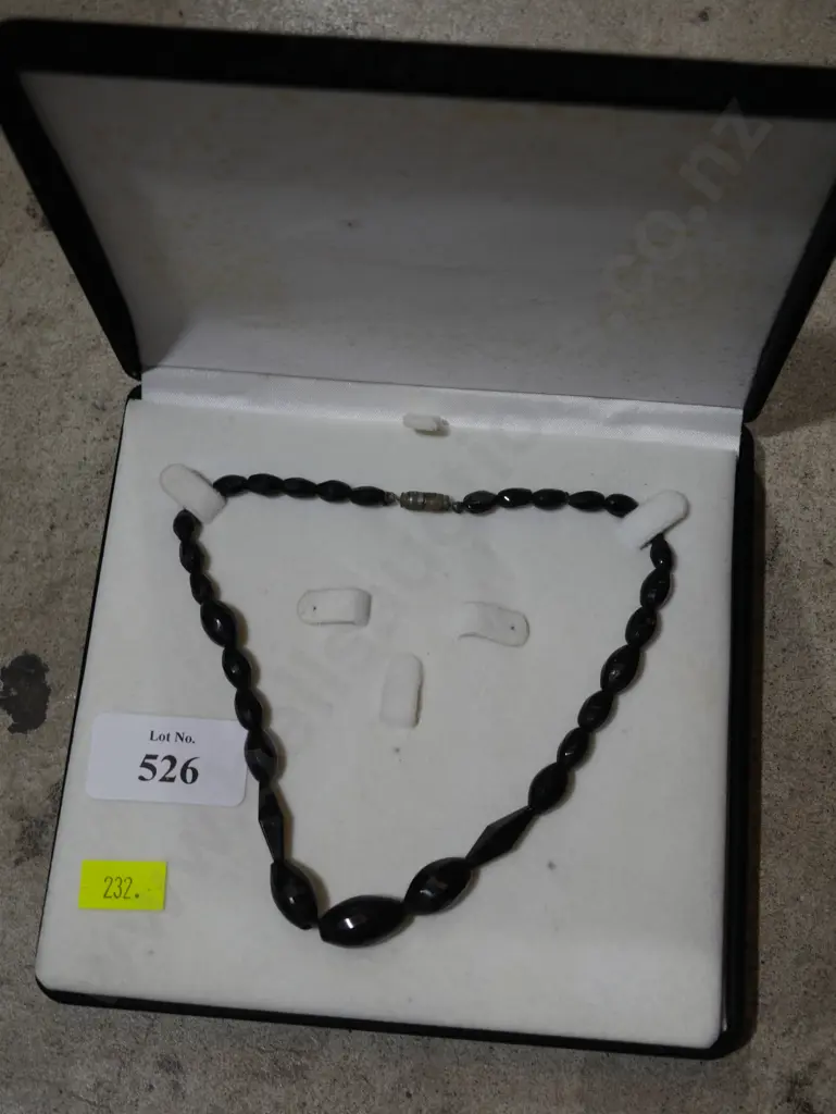 Jet necklace Image 1++