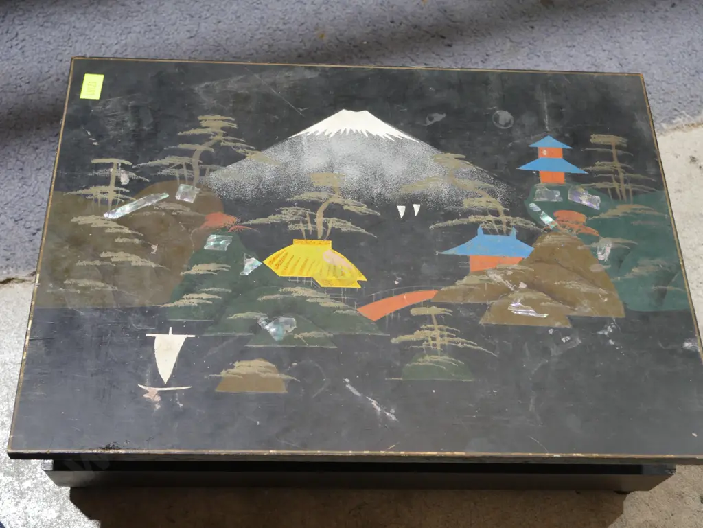 Jewellery box and contents Image 1++