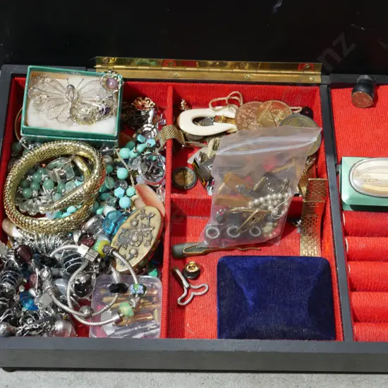 Jewellery box and contents