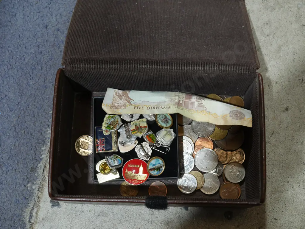 Coins, enamel badges Image 1++