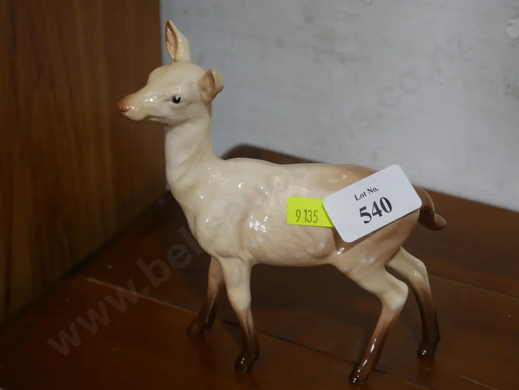 Beswick female doe dear Image 1++