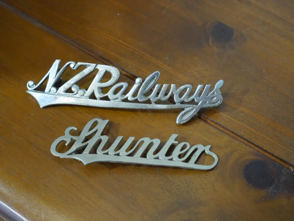 NZ railways badges Image 1++
