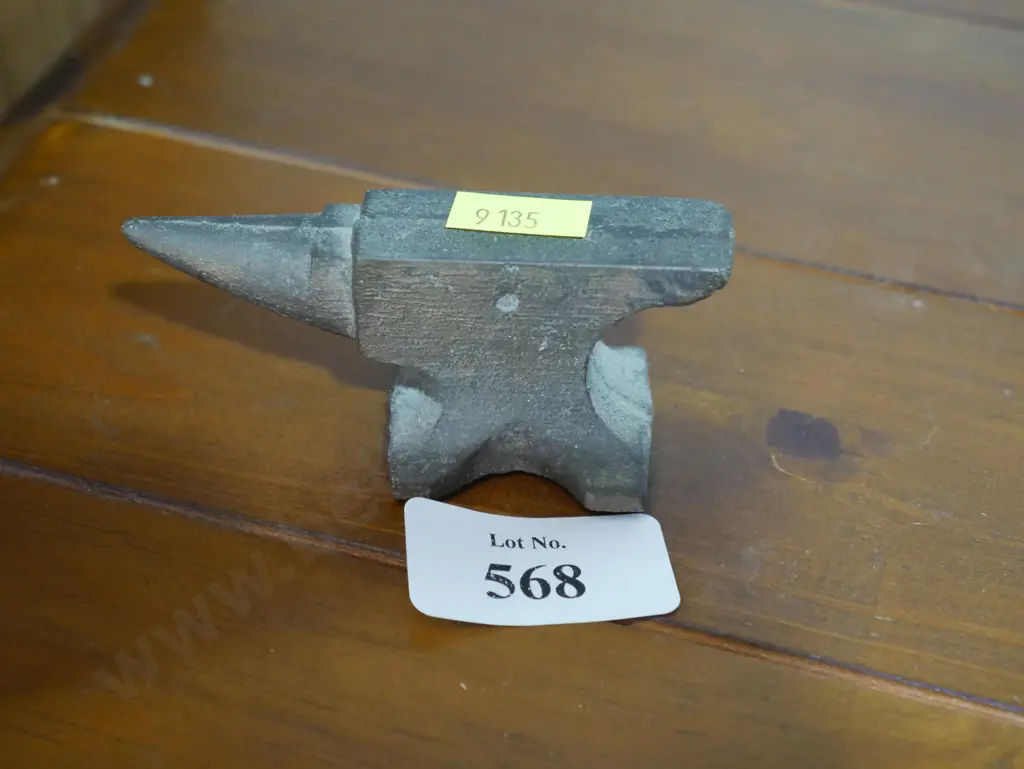 Miniature anvil Image 1++
