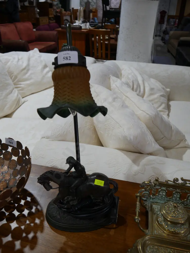 Equestrian table lamp Image 1++