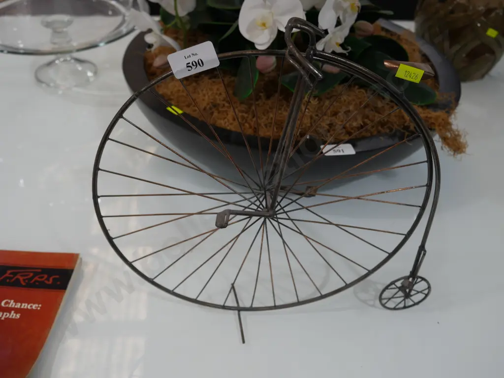 Metal wire bicycle ornament Image 1++