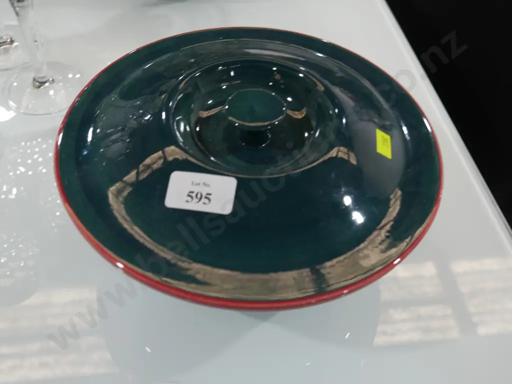 Temuka pottery lidded dish Image 1++