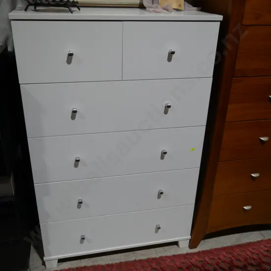 White chest of drawers