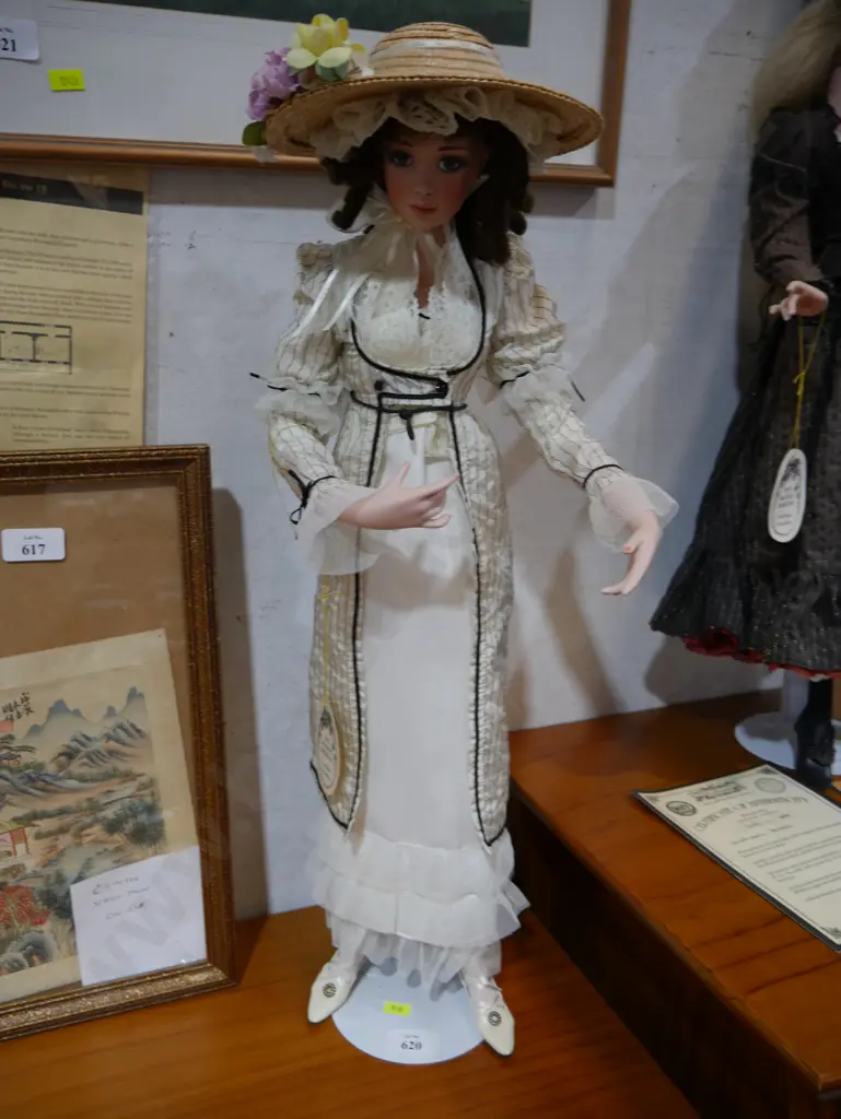 Porcelain doll Image 1++