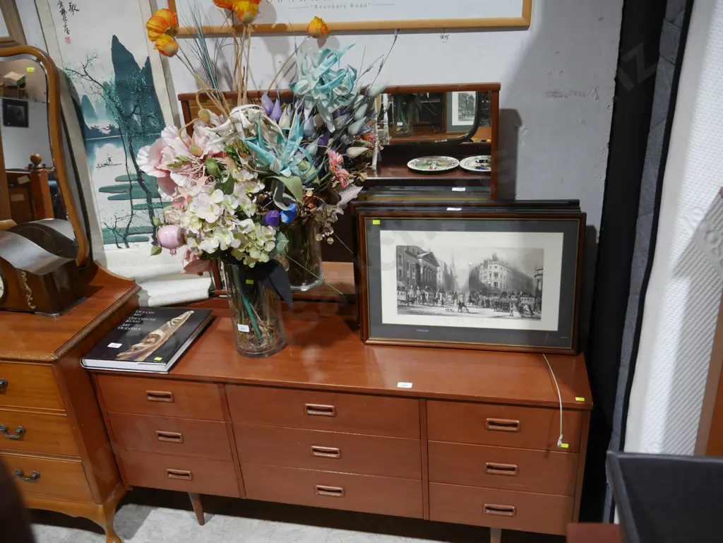 Mirror back dresser Image 1++