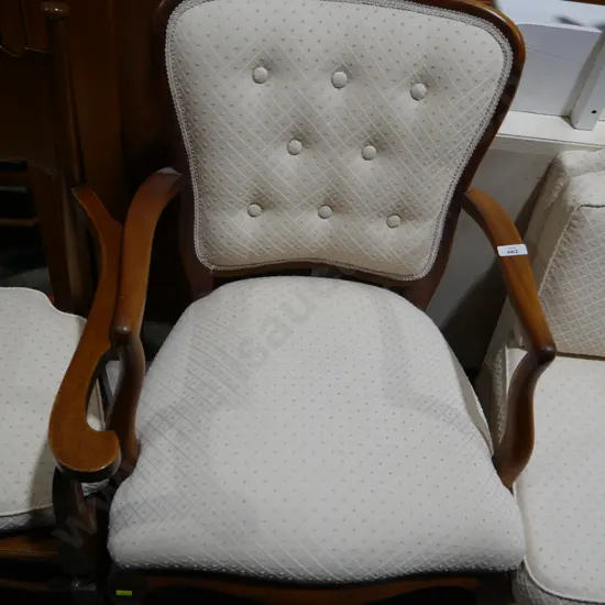 Elbow chair