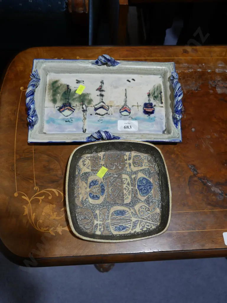 Pottery tray and dish Image 1++