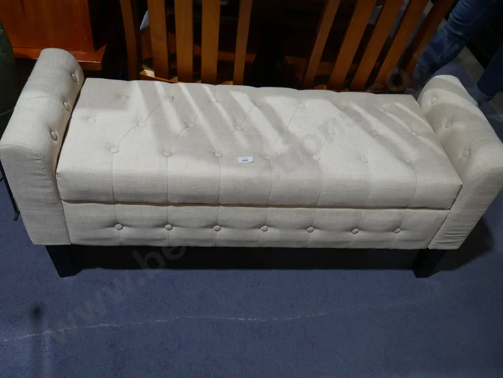 Storage seat Image 1++
