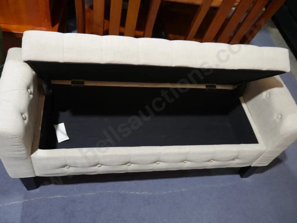 Storage seat Image 1++