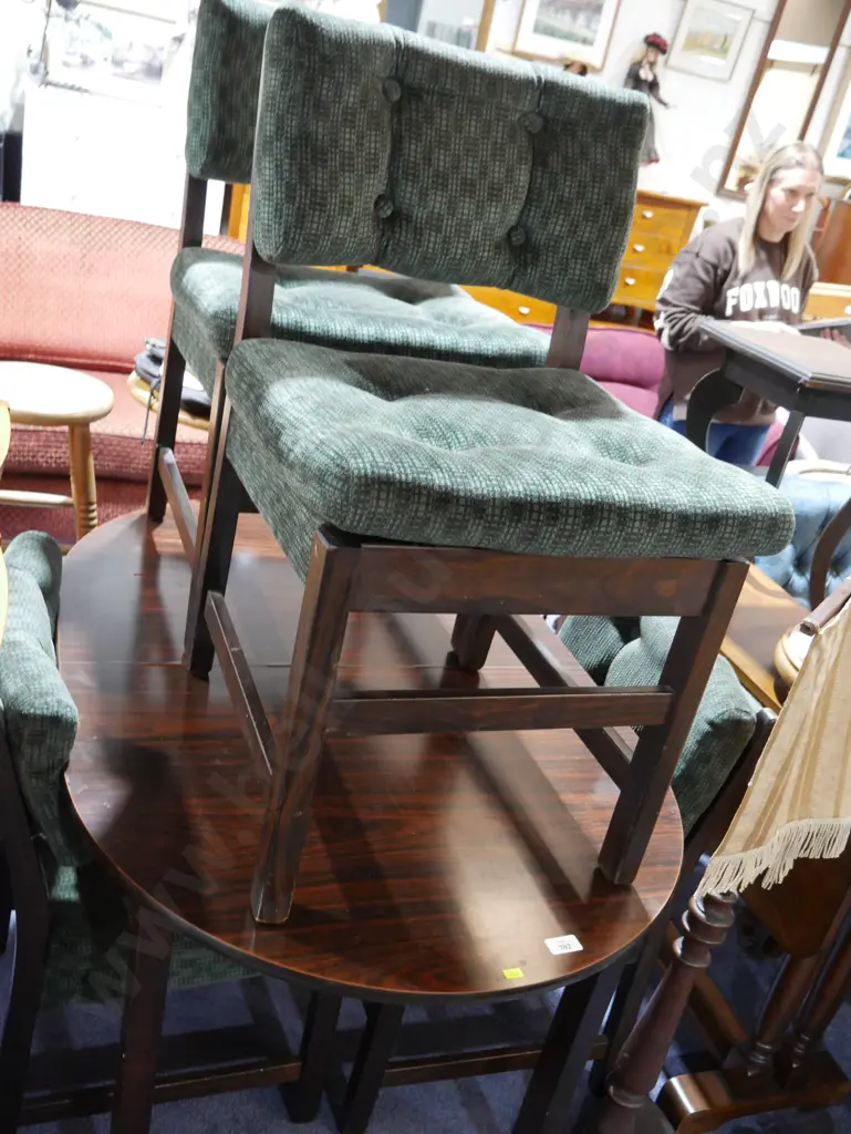 Dining table and four chairs Image 1++