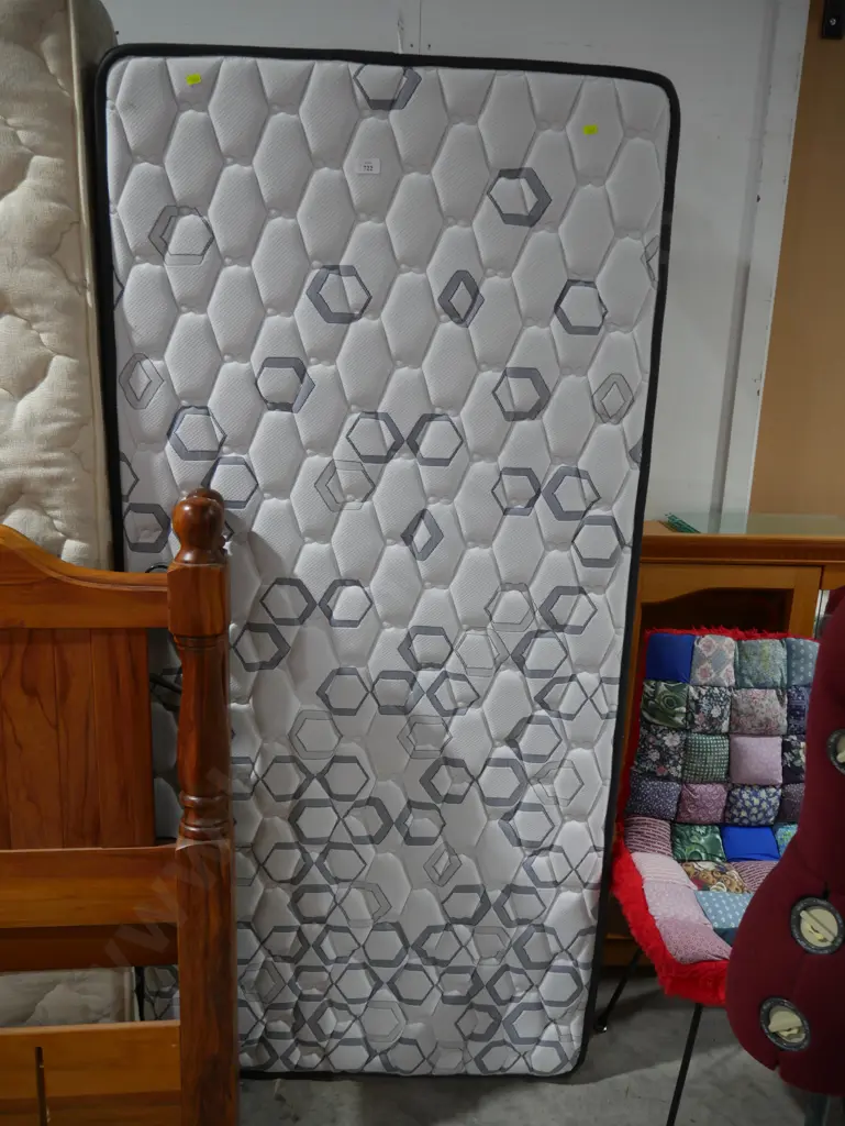 Single bed Image 1++
