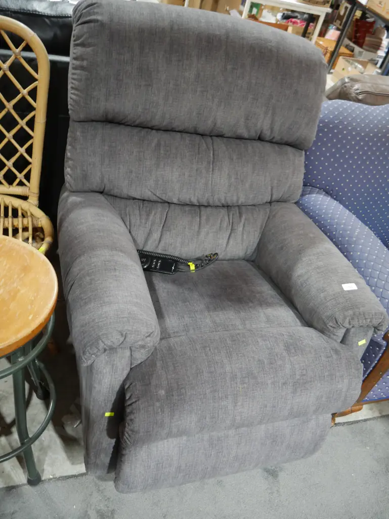 Electric recliner lift chair Image 1++