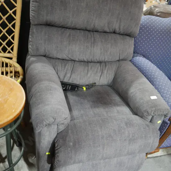 Electric recliner lift chair