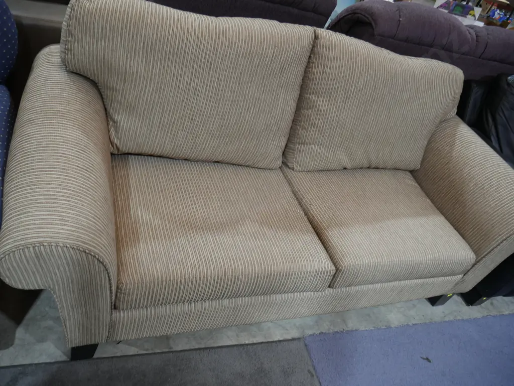 2-seater settee Image 1++