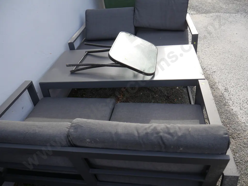 Outdoor lounge suite Image 1++