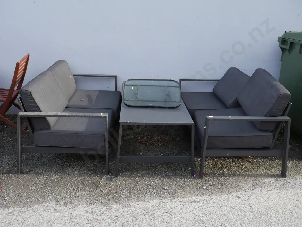 Outdoor lounge suite Image 1++