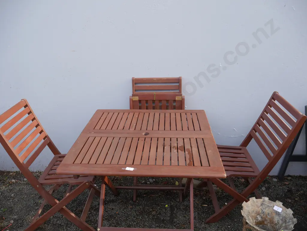 Wooden folding table and three chairs Image 1++